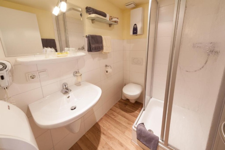 2 Bedrooms Cottage