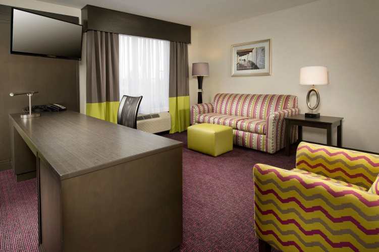 Hampton Inn & Suites Buffalo Airport
