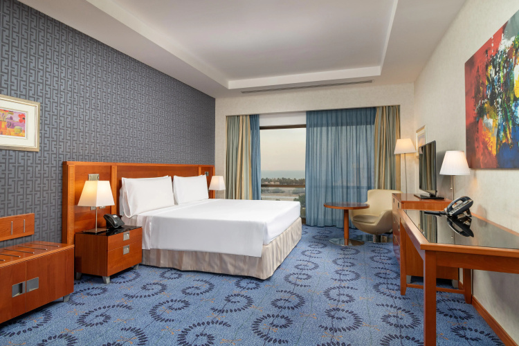 Holiday Inn Suites Kuwait Salmiya
