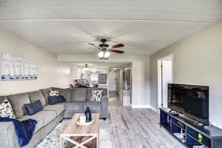 2 Bedrooms Apartment