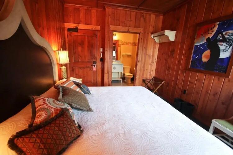 Standard Double Suite