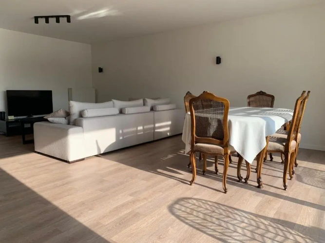 3 Bedrooms Apartment