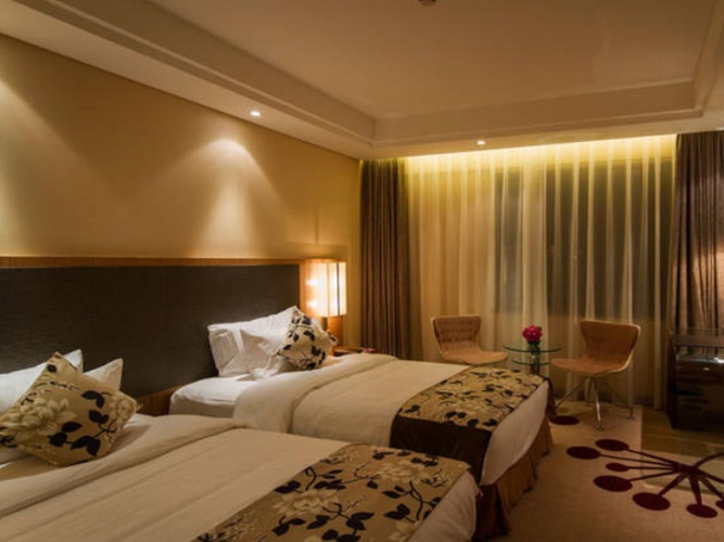 Standard Twin room with garden view