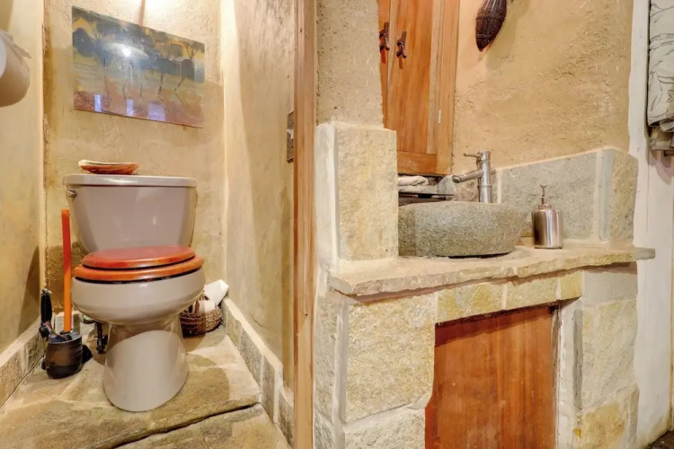 Centrally Located Santa Fe Studio Near Town!