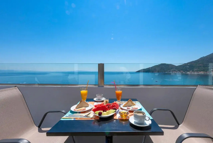 Paraskevas Beach Hotel