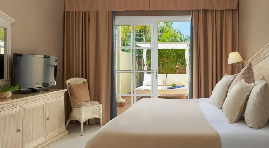 1 Bedroom Suite with golf view