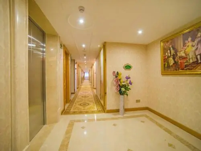 Vienna 3 Best Hotel Luoding Chuangyue Building