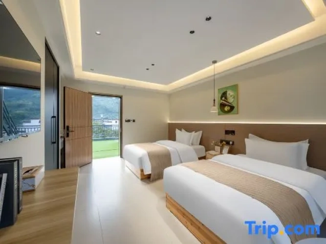 Deluxe Double room with balcony