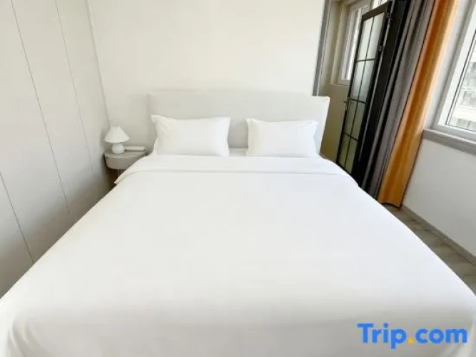 5 Bedrooms Villa