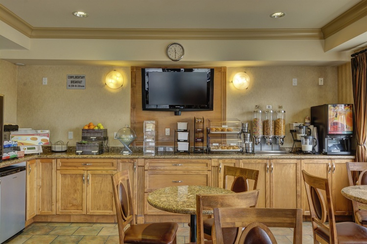 Best Western Peace Arch Inn photo 32