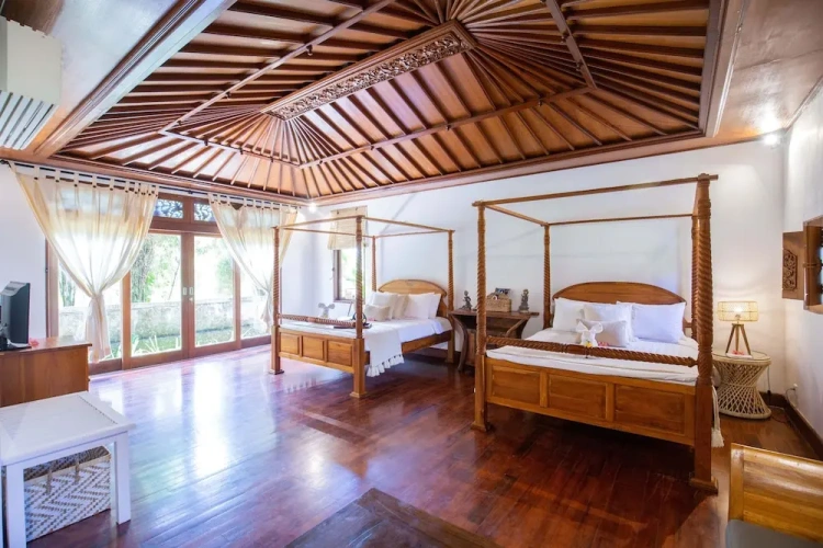 Quadruple Family Suite with garden view