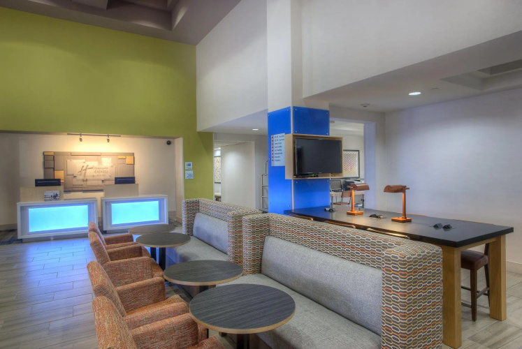 Holiday Inn Express & Suites Tempe by IHG