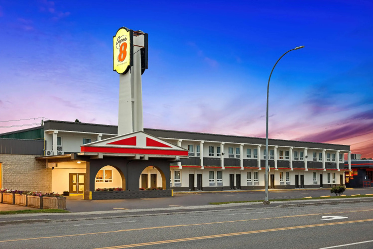 Super 8 by Wyndham Thunder Bay