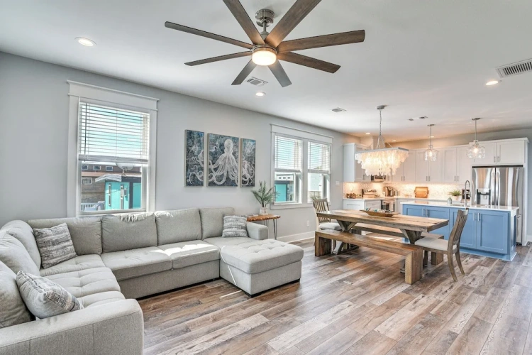 4 Bedrooms Cottage