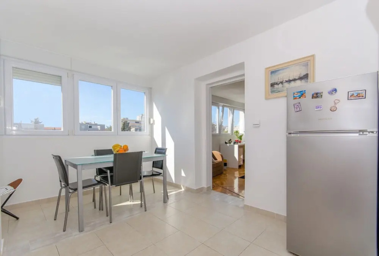 Spacious apartment Neven near center, with two AC units