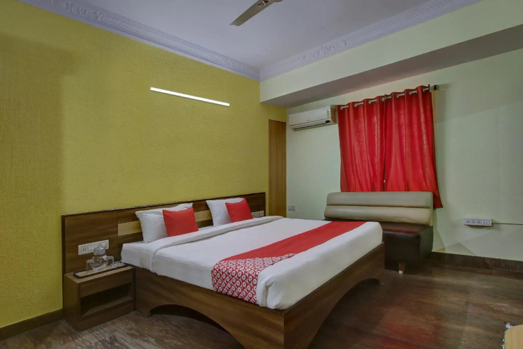 OYO 24259 Hotel Blue Inn