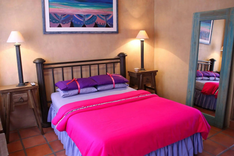 Azul Colonial