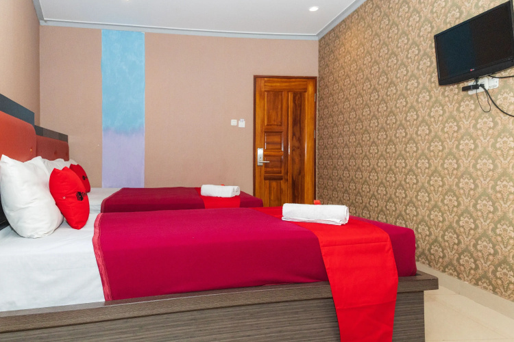 RedDoorz Plus @ Paal 2 Manado