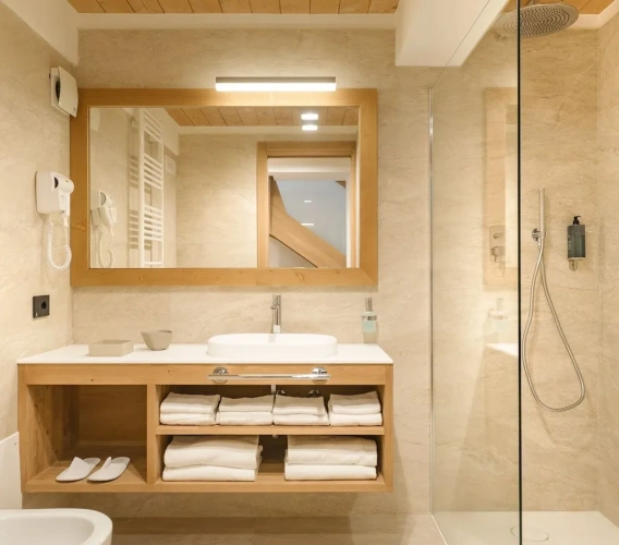Luxury Suite with mountain view