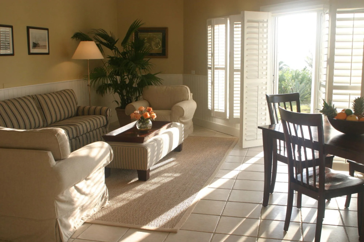 Coral Sands Inn & Cottages