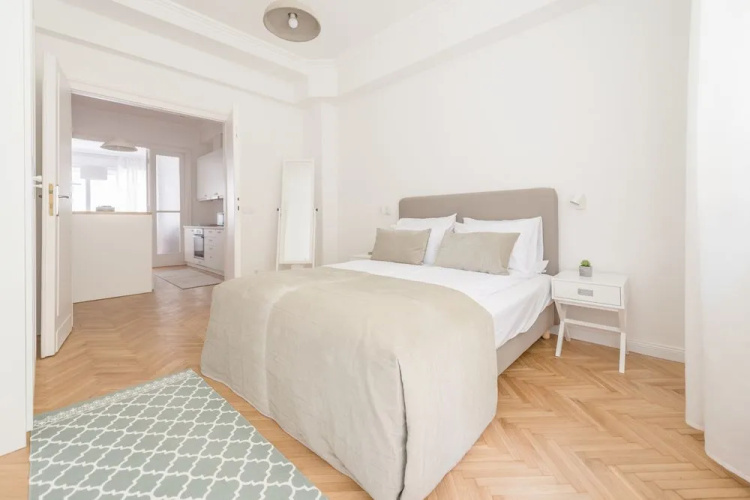Oasis Apartments At Paulay Ede Street Ii
