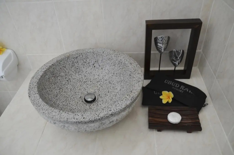 Ubud Raya Hotel