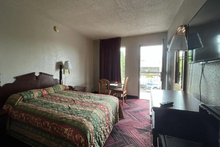 Travel Inn Lebanon Nashville Near I-40 - Lebanon, TN