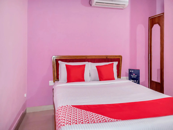 Hotel Centre Point by OYO Rooms