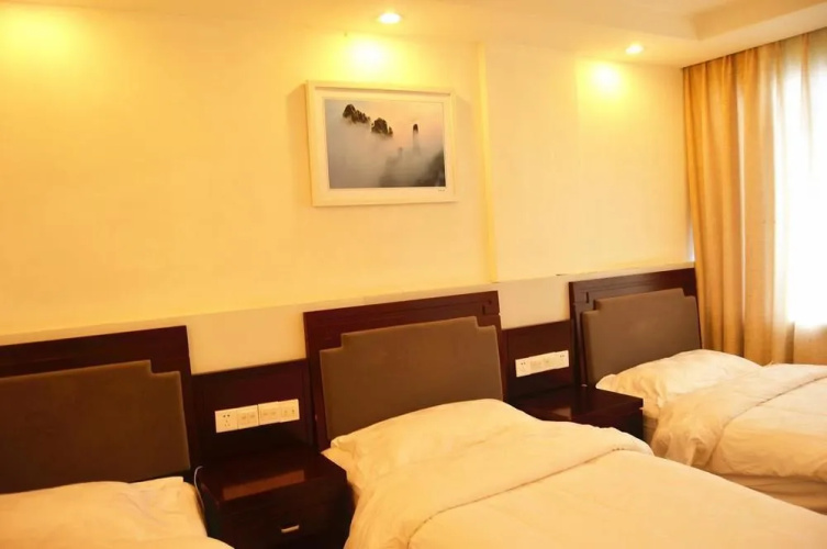 Nvshen Hotel