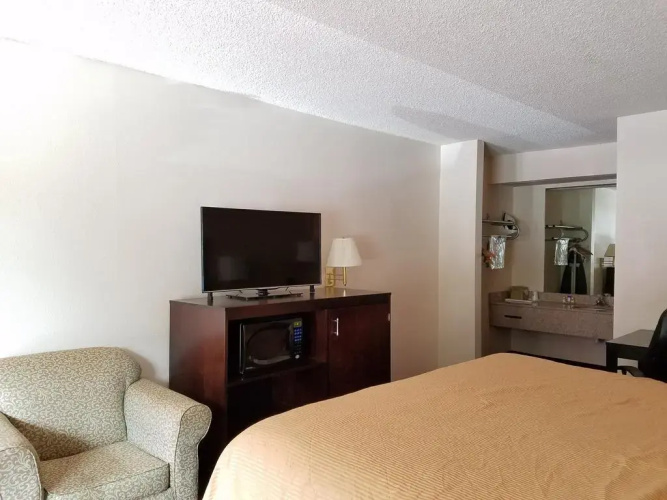 Ameriview Inn and Suites