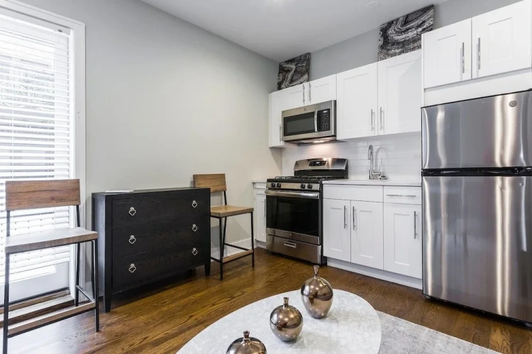 2 Bedrooms Apartment