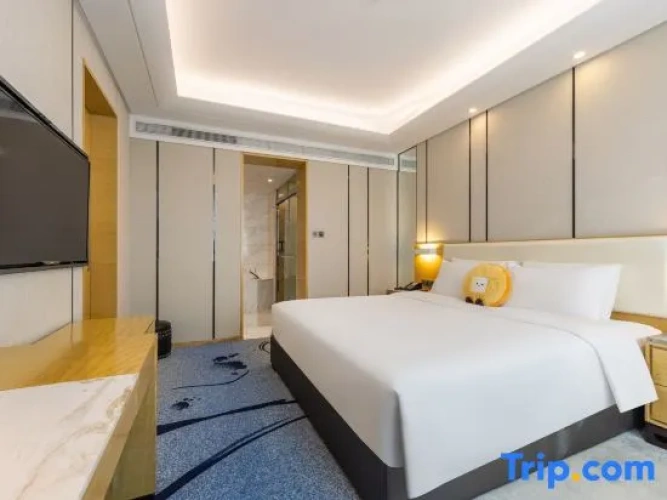 1 Bedroom Royal Suite with garden view