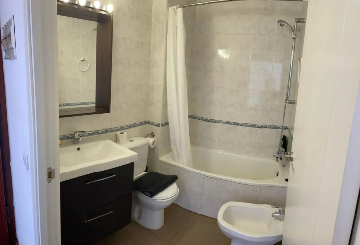 Apartamento con gran terraza cerca de la playa
