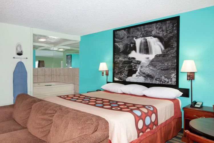 Super 8 by Wyndham Yreka