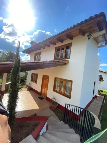 4 Bedrooms Cottage