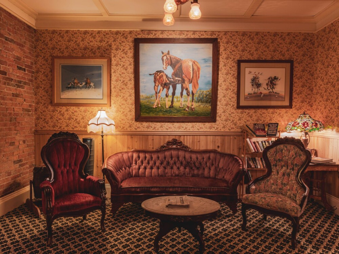 St. Elmo Hotel