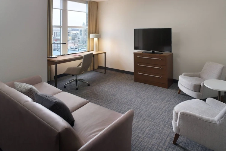 1 Bedroom Suite