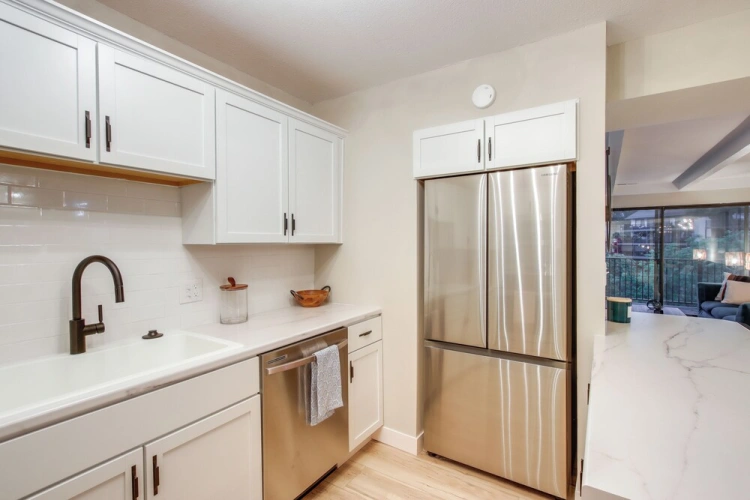3 Bedrooms Apartment