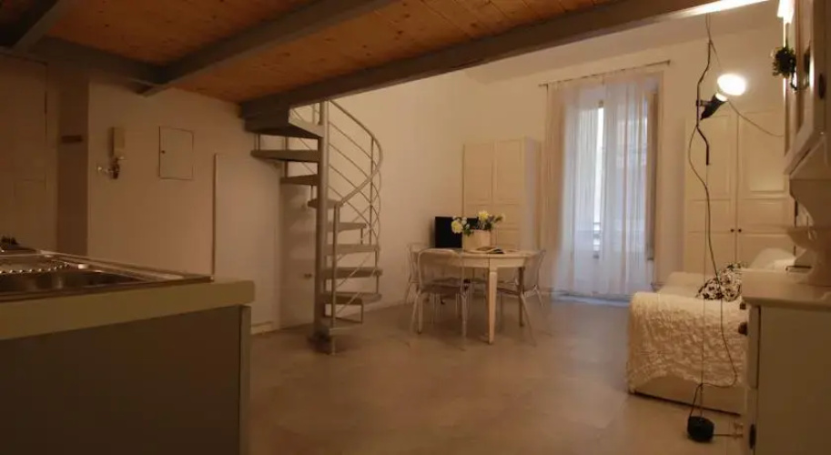 Domenichino Halldis Apartment