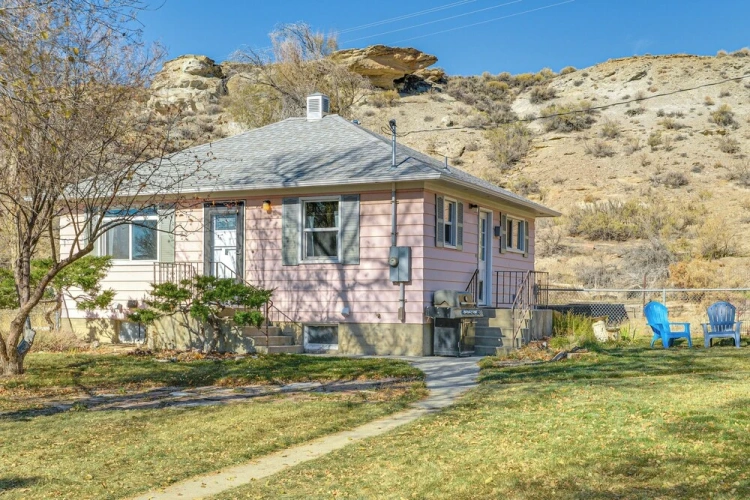 2 Bedrooms Cottage