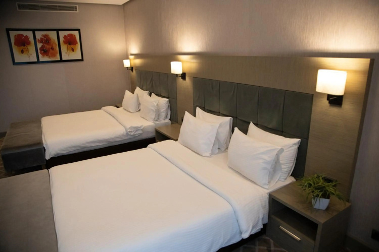 Hilly Hotel