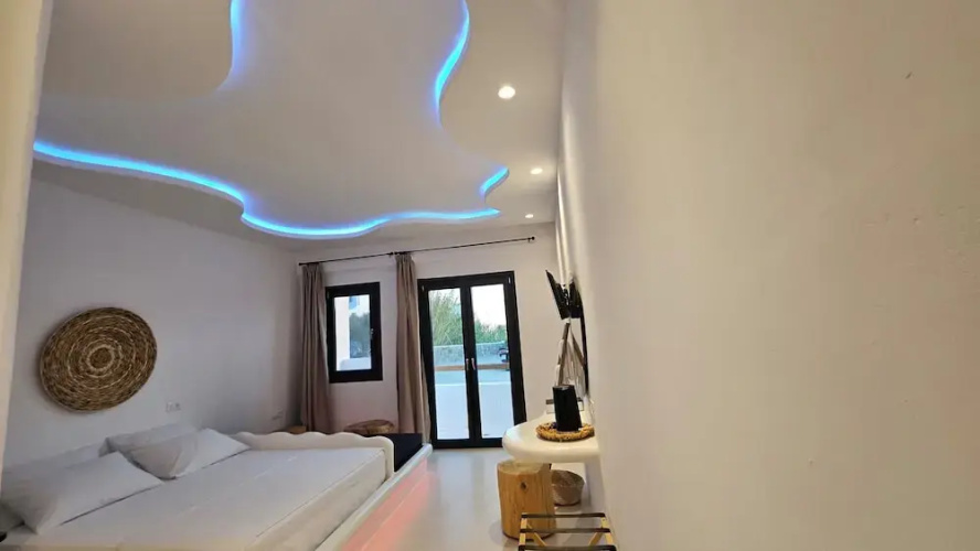 Elli Tropical Suites