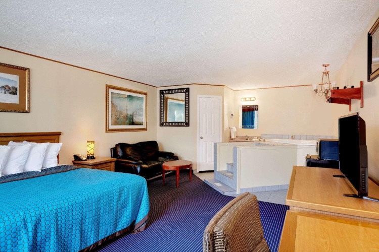 Deluxe Double Suite