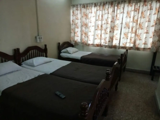 Standard Triple room