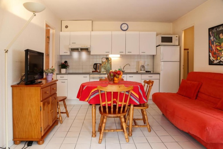 2 Bedrooms Apartment