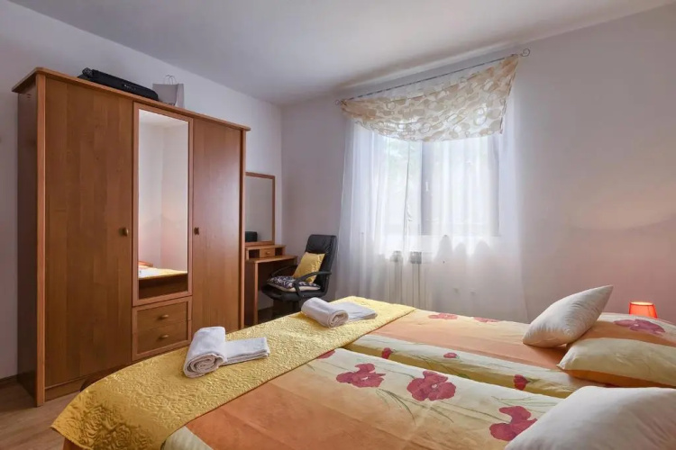 Apartman D&D, Dvorine 63