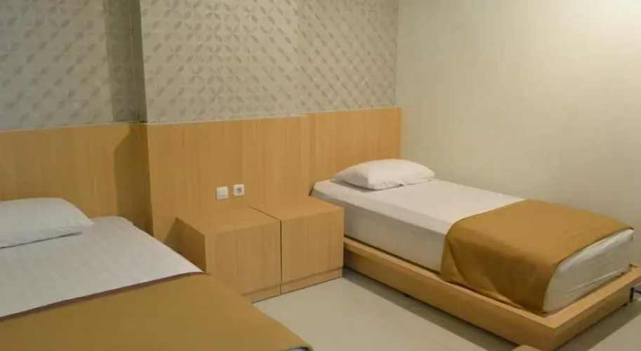 Cabin Hotel F77