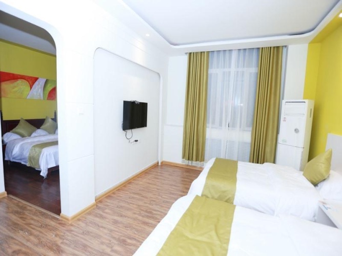 Standard Double room with street view
