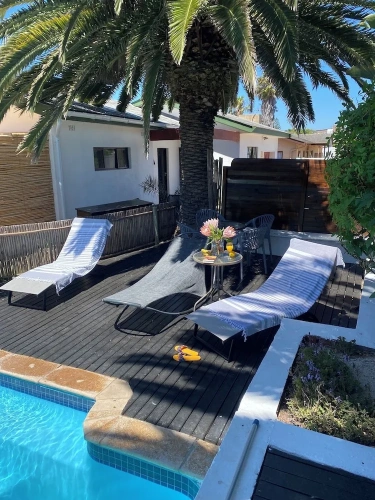 2 Bedrooms Apartment with garden view