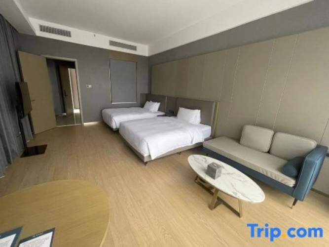 Standard Twin room with view